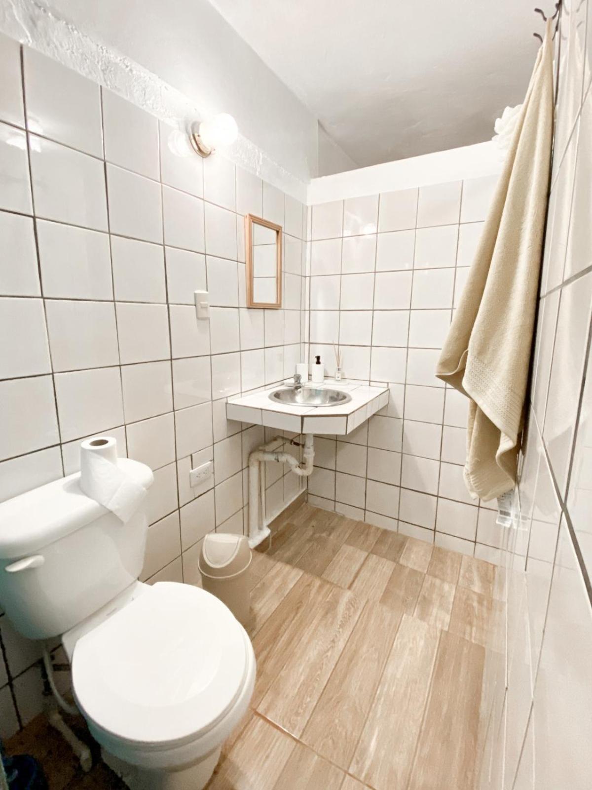 La Hacienda Guest House Лас Галерас Екстериор снимка